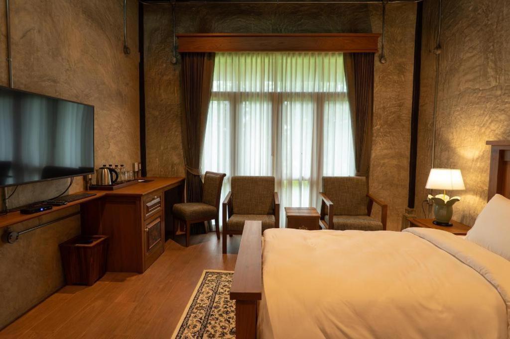 Ruean Racha Hotel Csiangmaj Kültér fotó