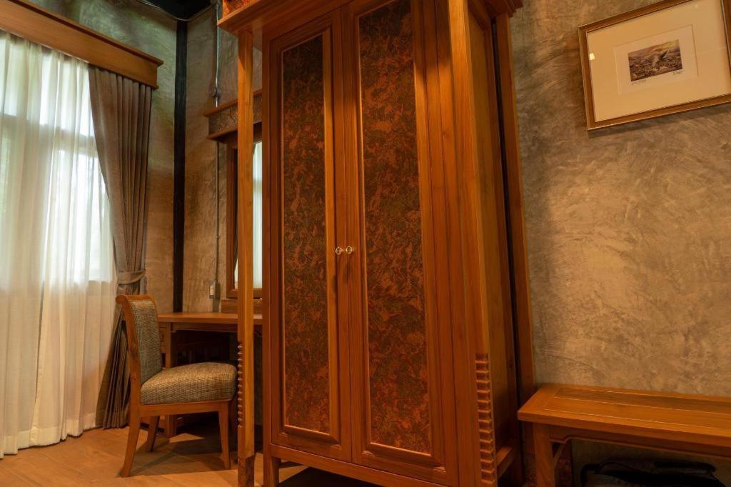 Ruean Racha Hotel Csiangmaj Kültér fotó