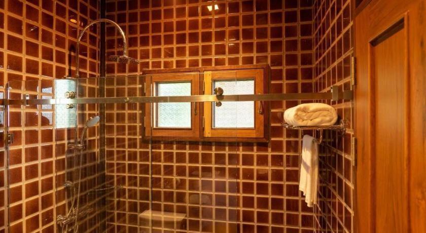 Ruean Racha Hotel Csiangmaj Kültér fotó