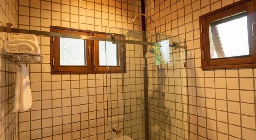 Ruean Racha Hotel Csiangmaj Kültér fotó