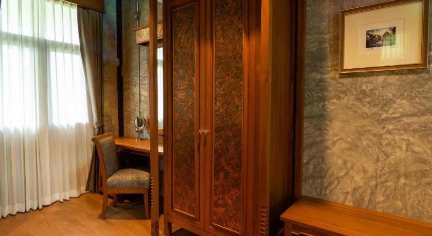 Ruean Racha Hotel Csiangmaj Kültér fotó