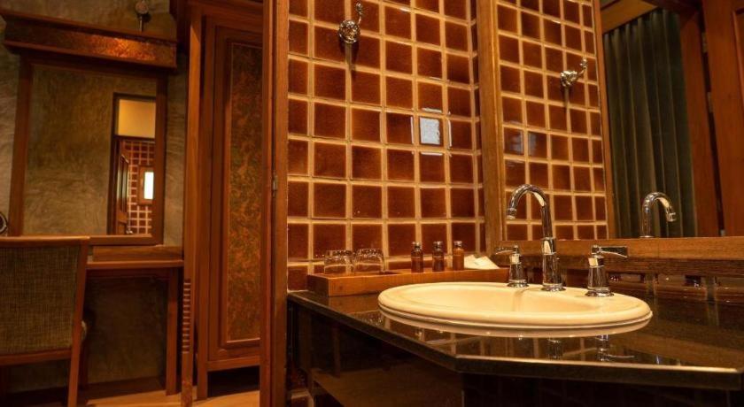 Ruean Racha Hotel Csiangmaj Kültér fotó